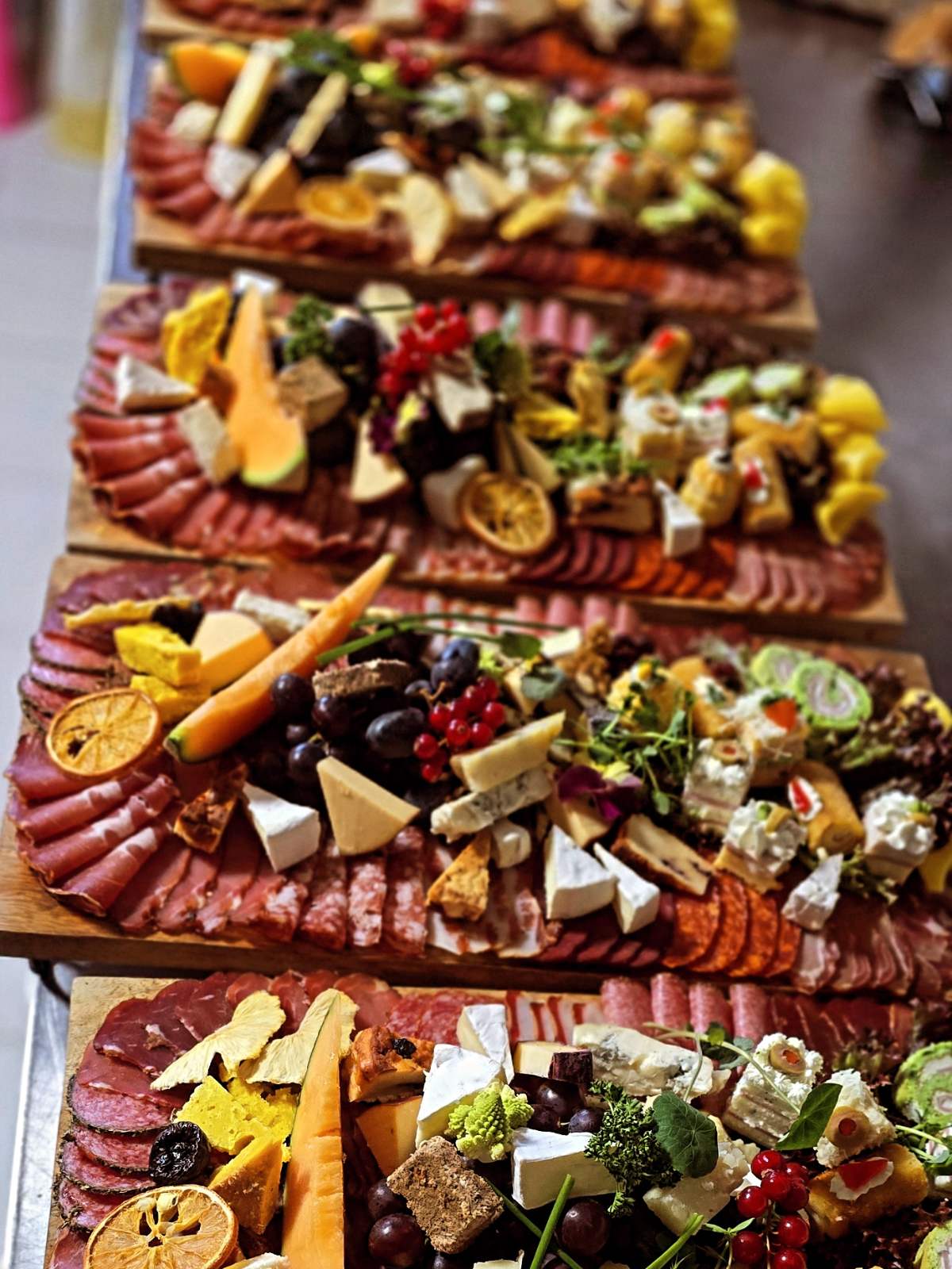 Premium tanjir i aranžman hrane